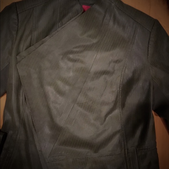 Gorgeous Leather Blazer !  Like new! - Picture 3 of 6